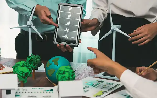 Service - Strategic Advisory