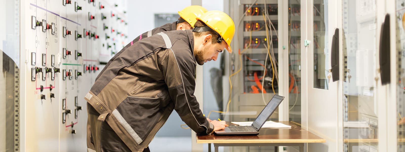 Maintenance-engineers-h